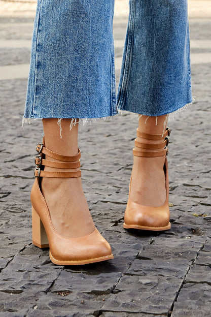 Kaia™ | Minimalist Sandals with a Stable Heel